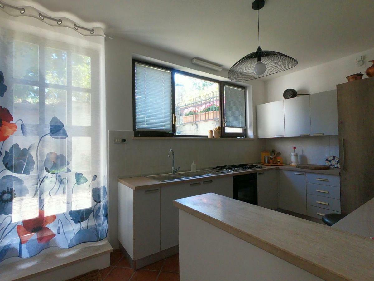 Ferienwohnung Il Giardino Segreto Carbognano Exterior foto